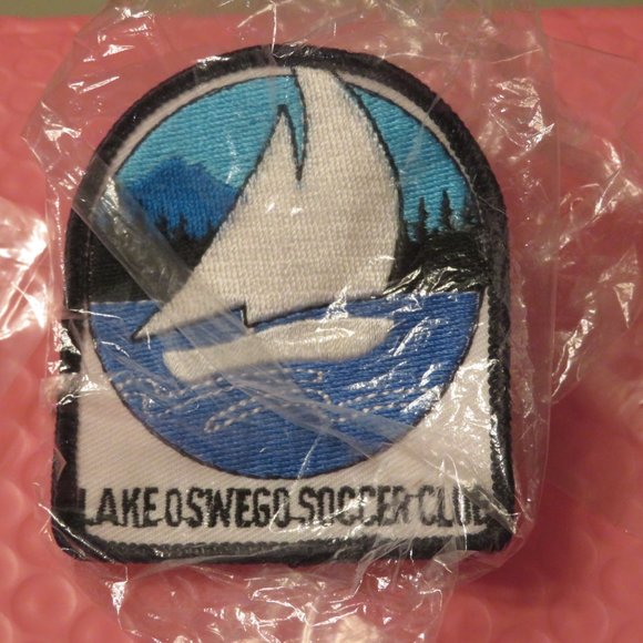 Soccer Pins (16) Plus Patch - NEW - Picture 7 of 7